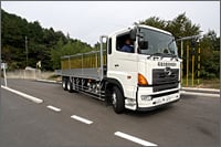 大型車 路端の発進停車 大型車 路端の発進停車